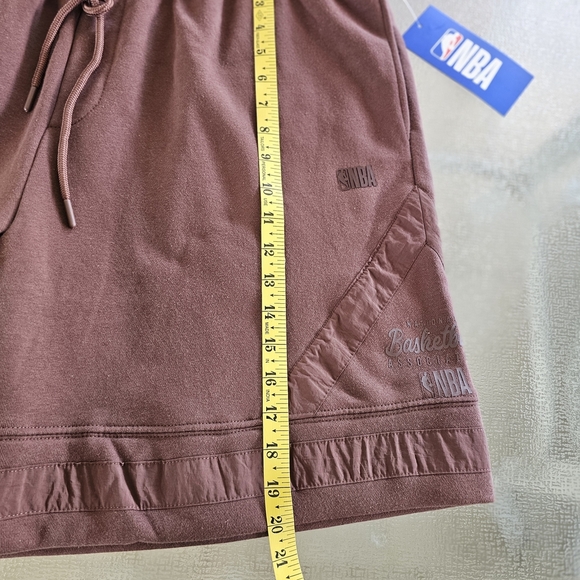NBA Men's Classic Brown Shorts XL | Retro Sporty Streetwear Athleisure - Picture 10 of 10